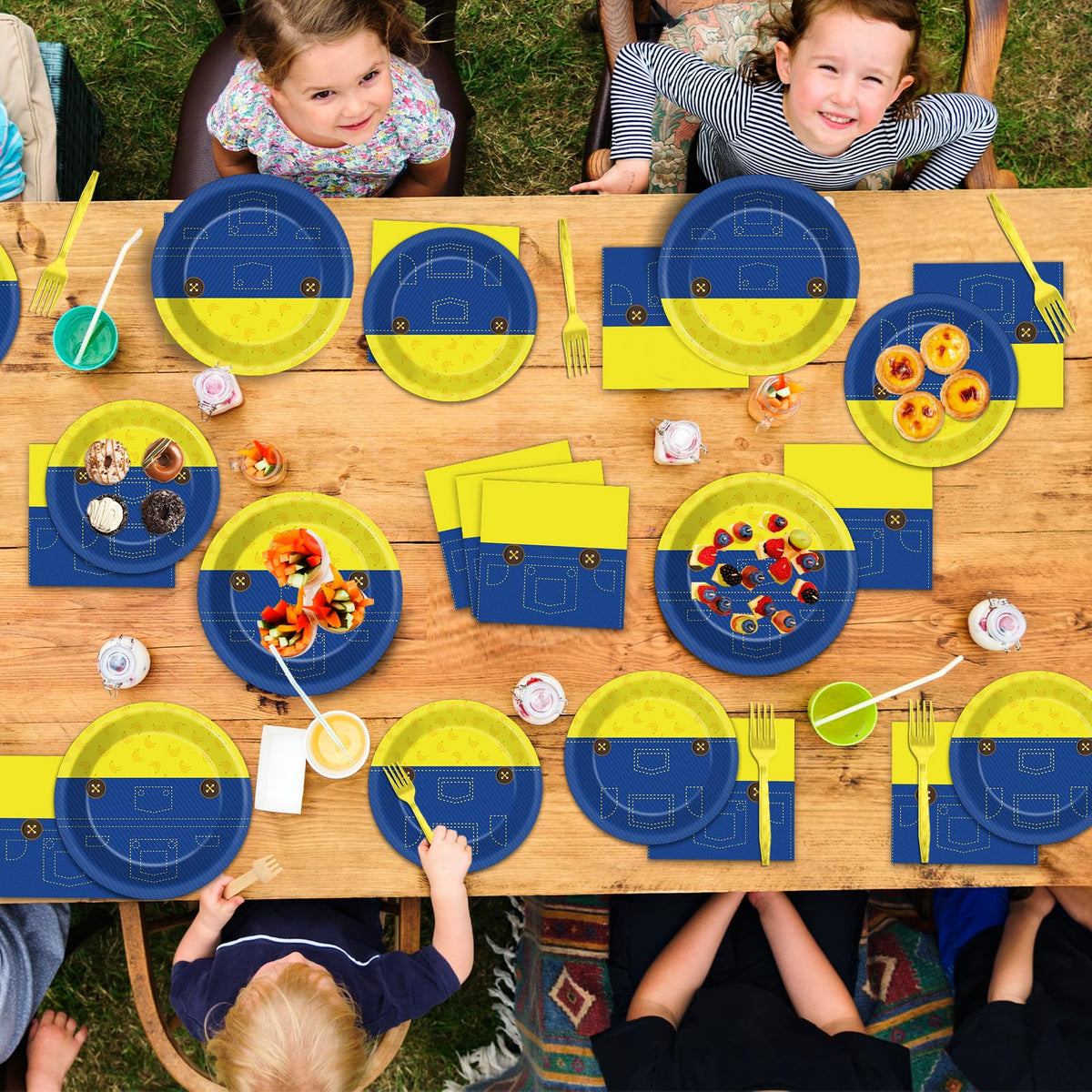 Party Greeting banana-themed tableware for versatile occasions