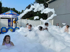 Partymachines Dr.Party 60 minutes of foam provides long-lasting bubble fun.