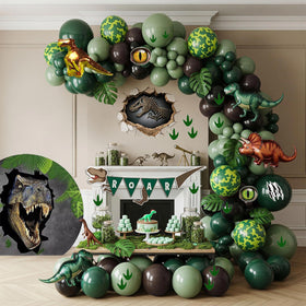 PartyMigo jungle arch balloon arrangement creates a dramatic safari vibe.