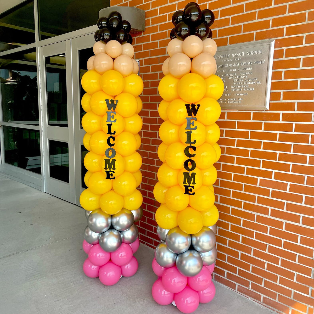 PartyXpress balloon garland buckles enabling quick assembly