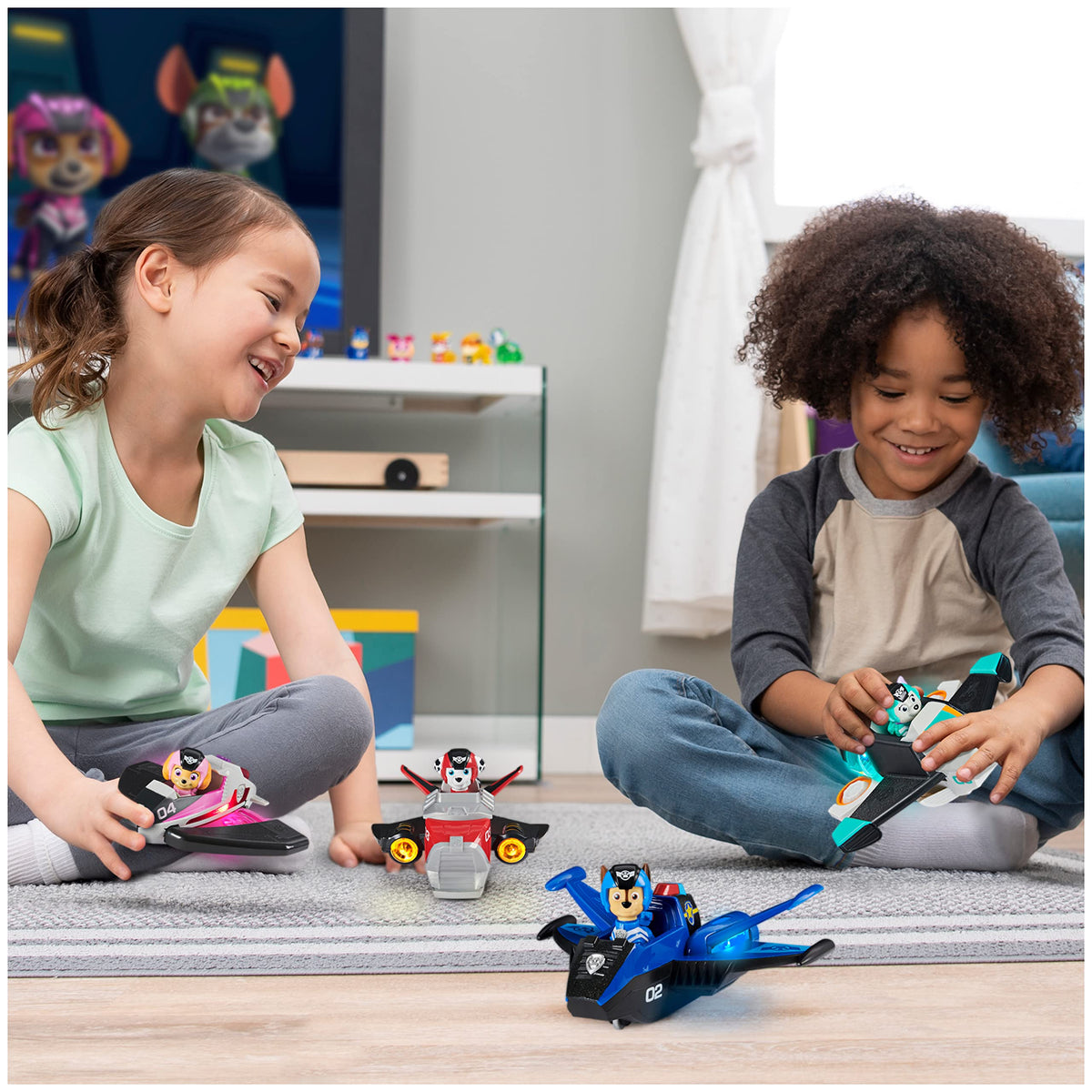 Includes Everest figure and deluxe vehicle for complete playset