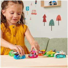 PAW Patrol Everest exclusive neon vehicle with bright neon accents for display and play
