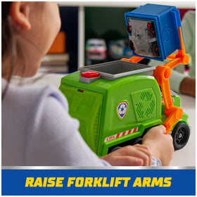 Forklift lever action to develop fine motor skills during playtime