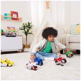 No batteries are required, ready for instant pretend play