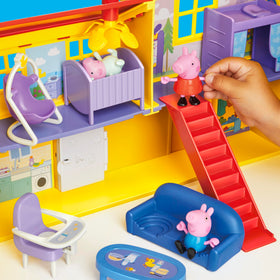 Peppa Pig rainbow loft bed adds colorful cozy bedroom detail.