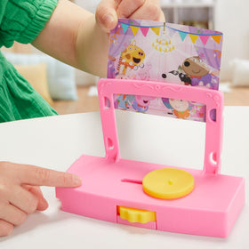 Peppa Pig two figures included support cooperative play and scene-based narratives