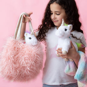 Perfectto Design unicorn toy set with mommy and baby unicorn for imaginative play and cuddly fun.