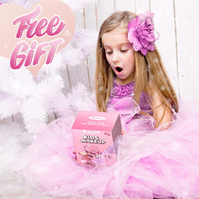 PERRYHOME Fruity-scent makeup provides pleasant fragrance during play.