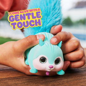 Pets Alive Scurry'n Squirrel soft fluffy tail adds cuddly comfort after action.