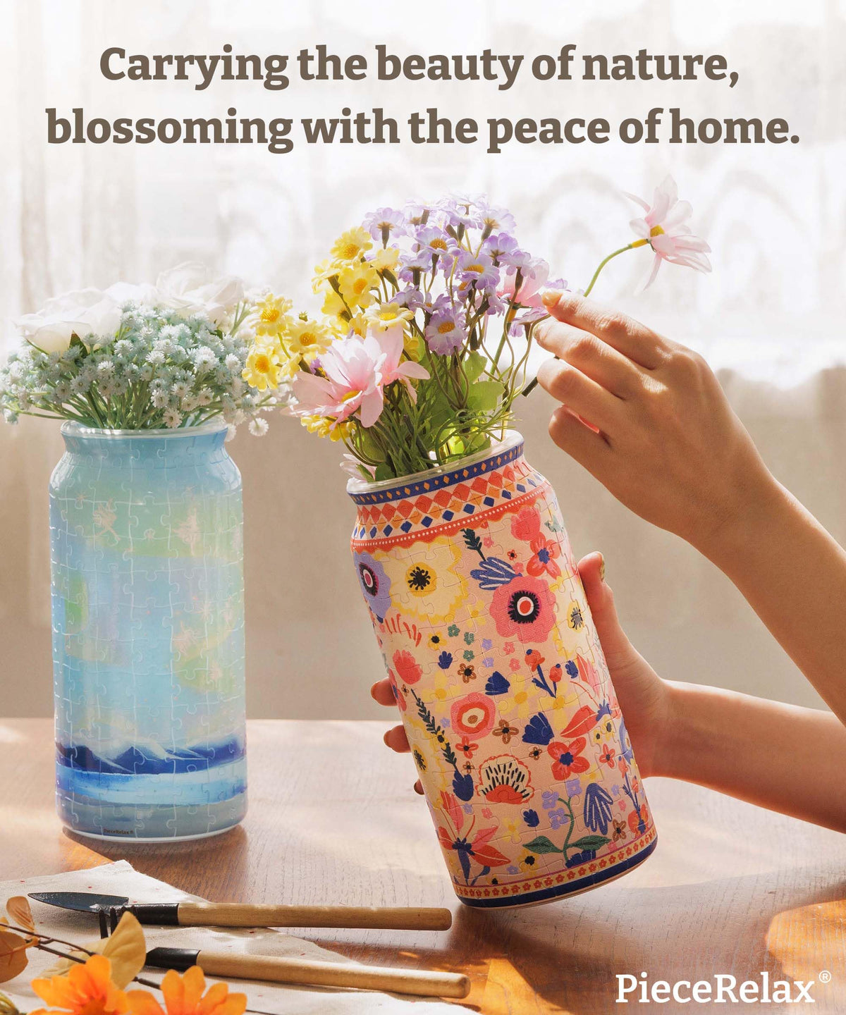 PieceRelax Woven Blooms Vase detachable water cup for easy filling.