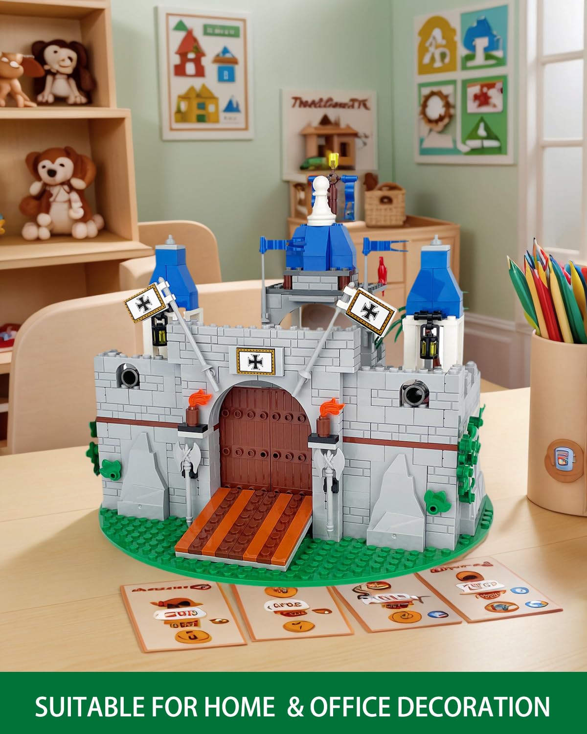 Piegricdiat battlements and courtyard bring authentic medieval ambiance to any shelf.