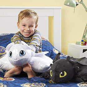 Pillow Pets Toothless encourages imaginative play and storytelling.