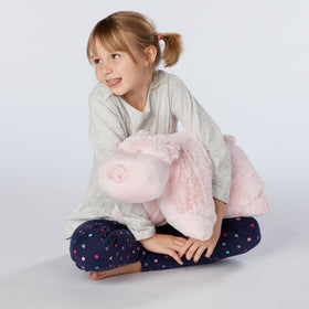 Pillow Pets Wiggly Pig 18-inch pillow ready for bedtime