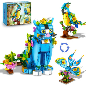 PLAXSOON flower parrot build – vibrant floral design for imaginative play.