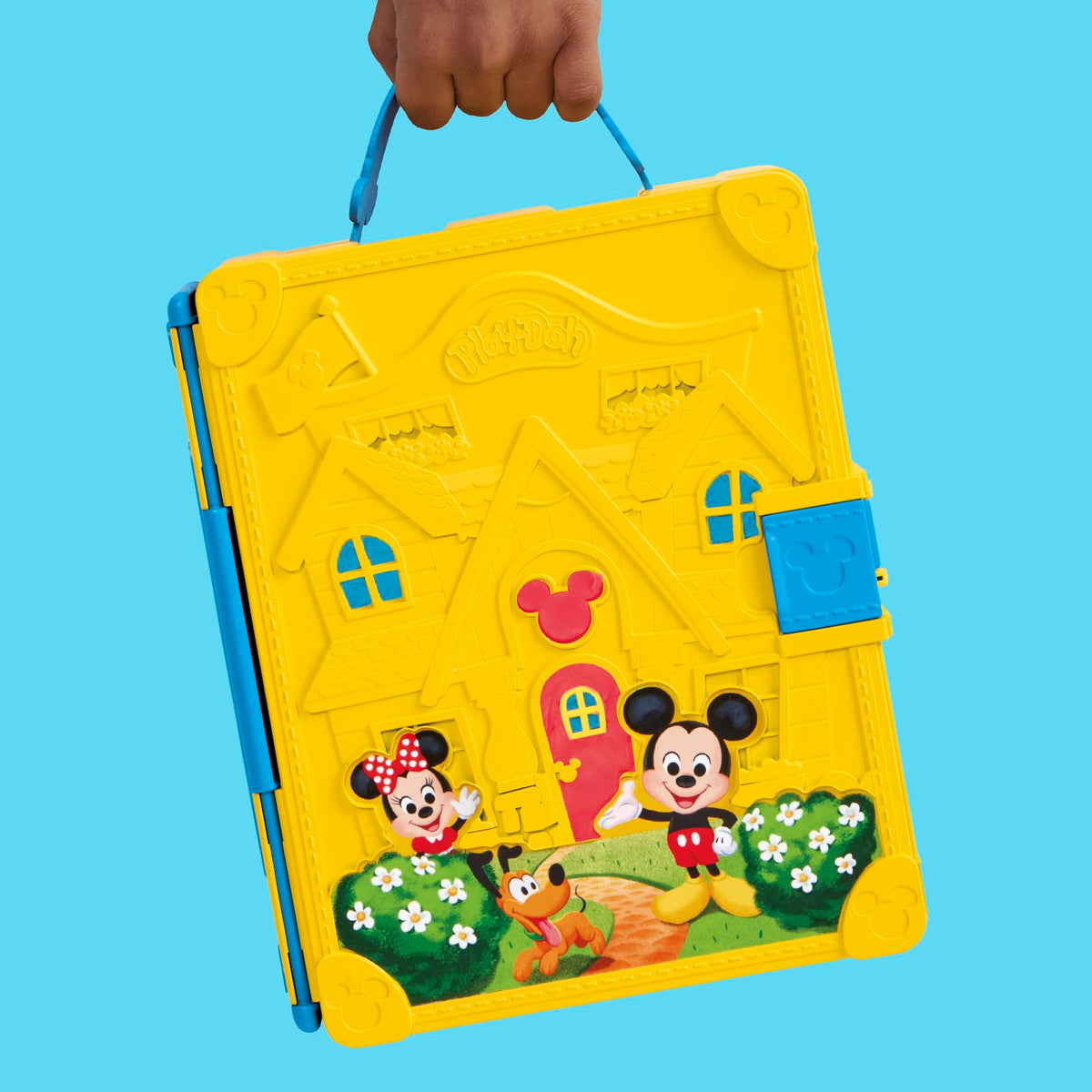 Play-Doh Disney Junior roller creates smooth textures during play