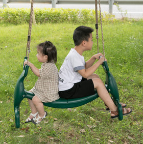 PLAYBERG handle-bar-footrest close-up emphasizes kid-friendly comfort during rides.