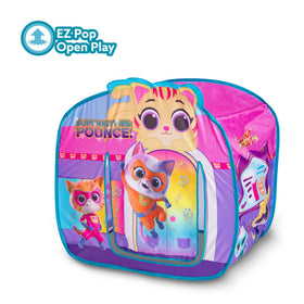 Playhut SuperKitties Purr N Play Playhouse entry highlight enables easy access for kids.