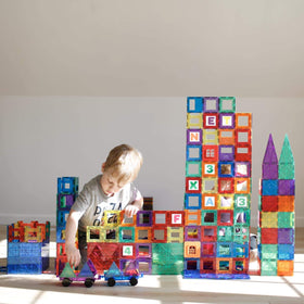 Playmags dome structure assembly shows how pieces form a rounded, buildable shelter