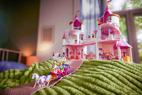 Playmobil Carriage Ride dimensions help plan play space at home.