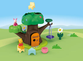 Playmobil Winnie the Pooh tree house table: social play around a cozy scene fosters storytelling.
