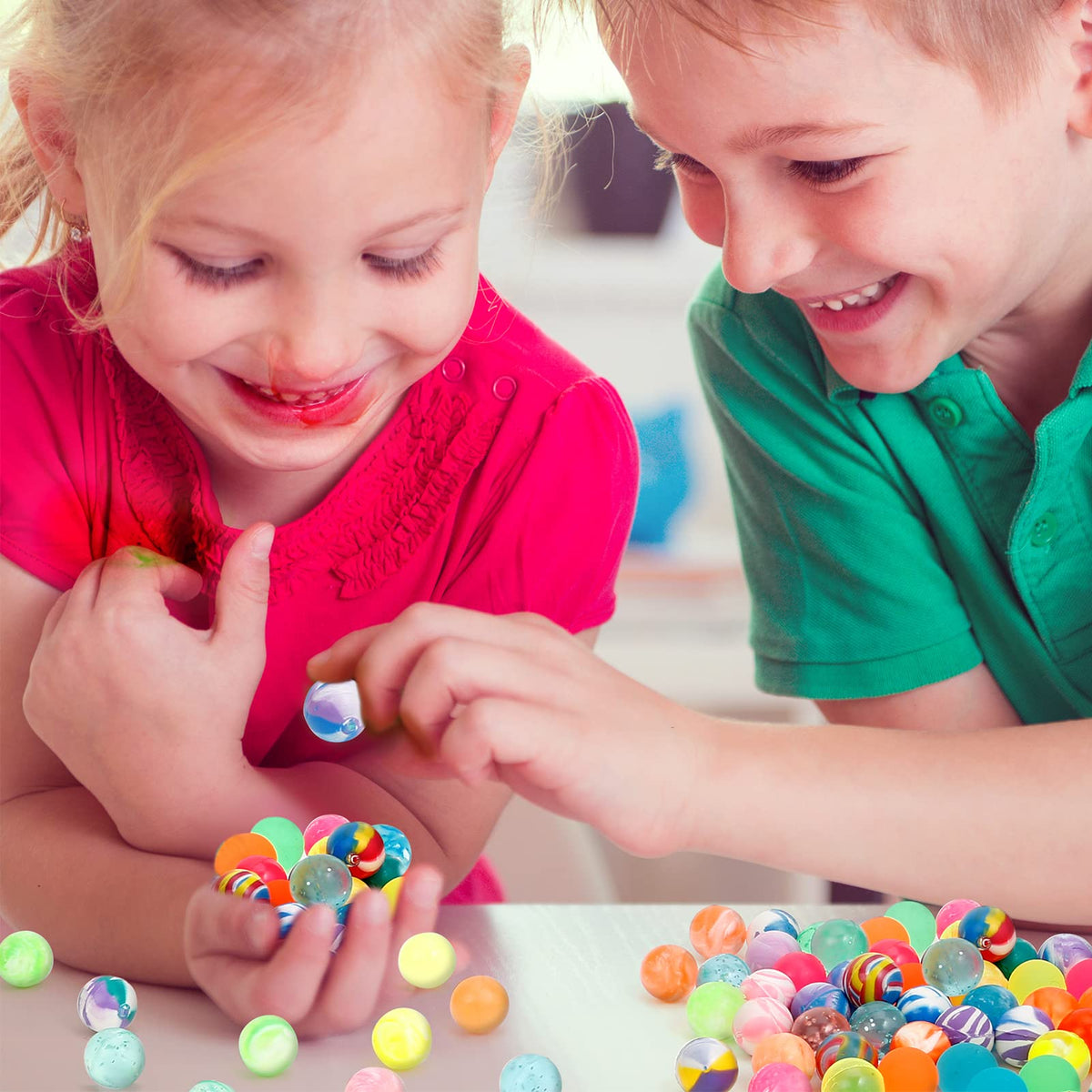 Pllieay durable rubber bouncy balls with bright color for playtime.