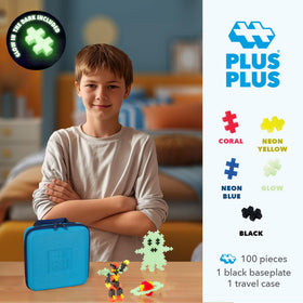 PLUS PLUS Travel Case contents and baseplate organized for easy play.