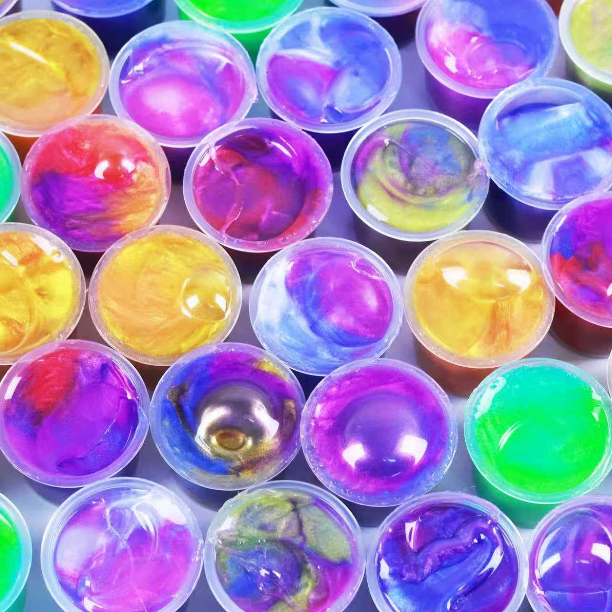 PNVAIENY sealed slime containers help keep contents fresh and organized.