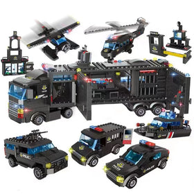 Police Build Set command center truck visual, highlighting imaginative play and coordination opportunities.