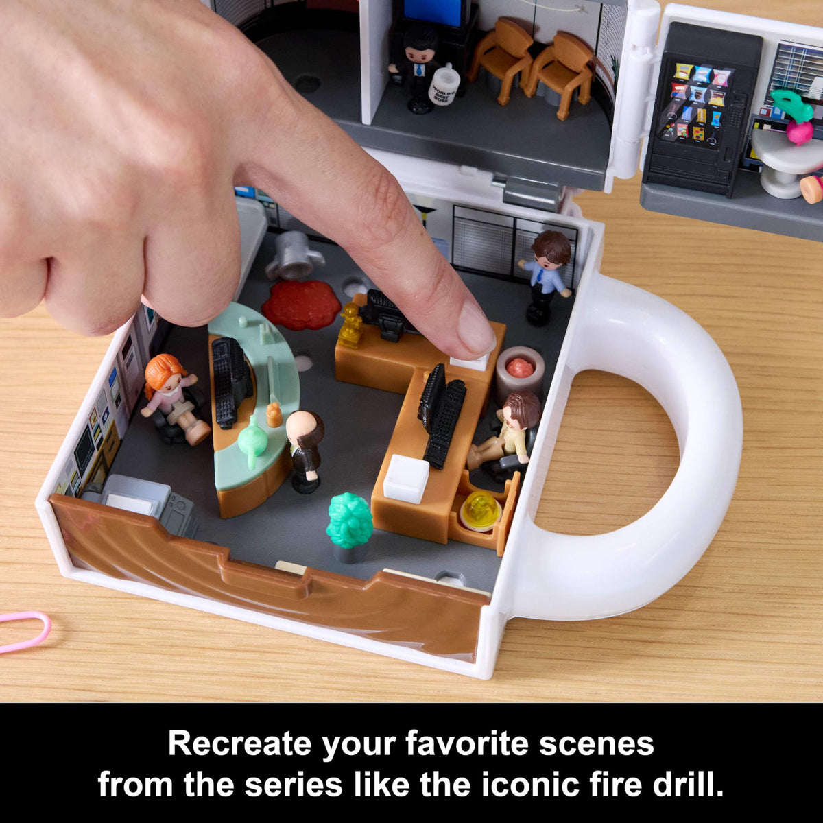 Polly Pocket Office premium display box provides stylish presentation.