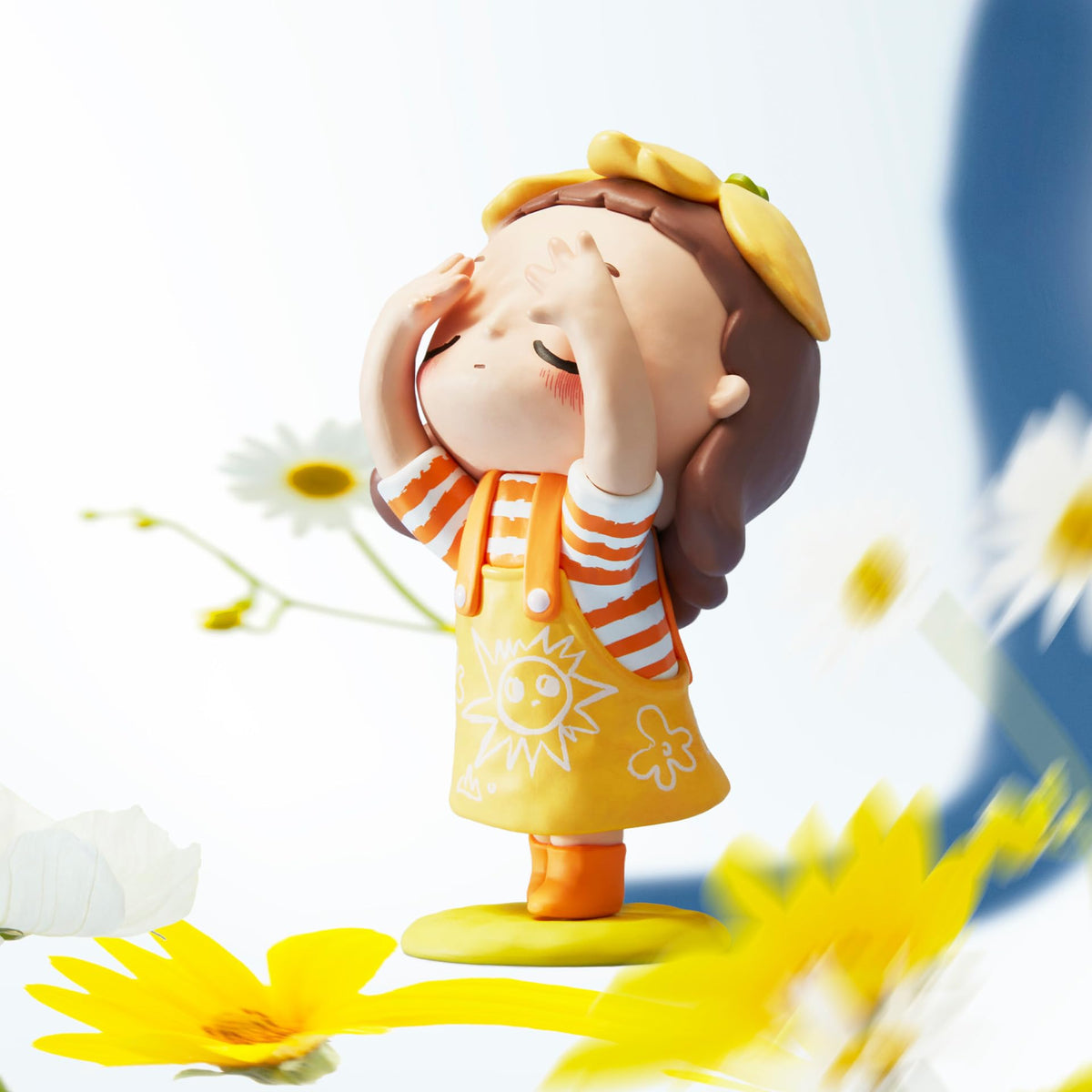 POP MART Nyota seasons figure 05 compact size for display