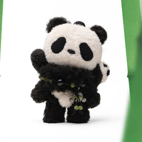POP MART SkullPanda close-up color detail highlights precise painting and vibrant finish.