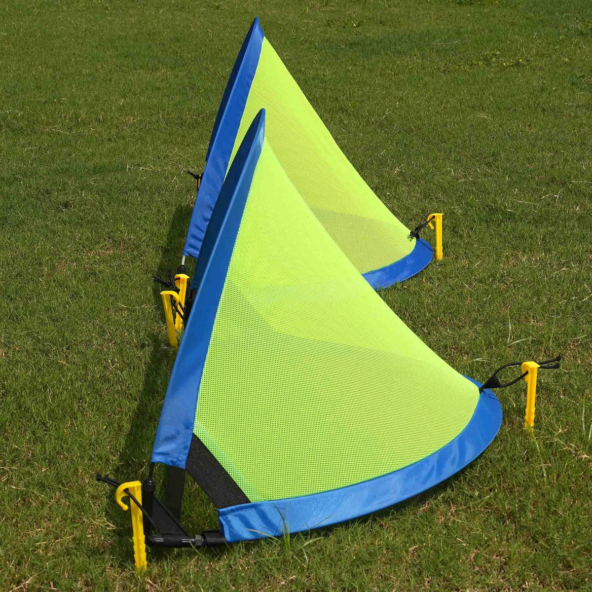 Porayhut 6mm fiberglass frame provides sturdy support.