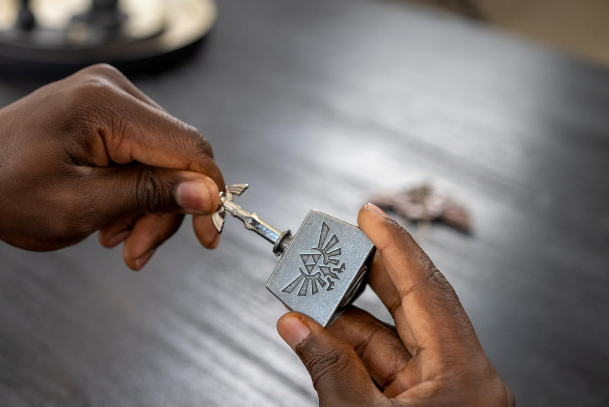 Portable legends on-the-go brainteaser lets fans enjoy a puzzle anywhere