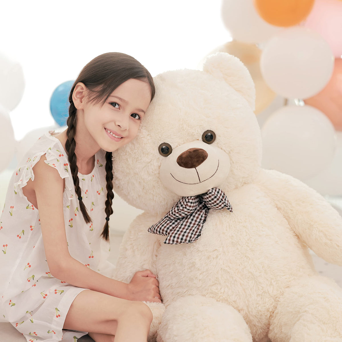 Child-friendly Poutmac giant teddy bear for ages 3 plus