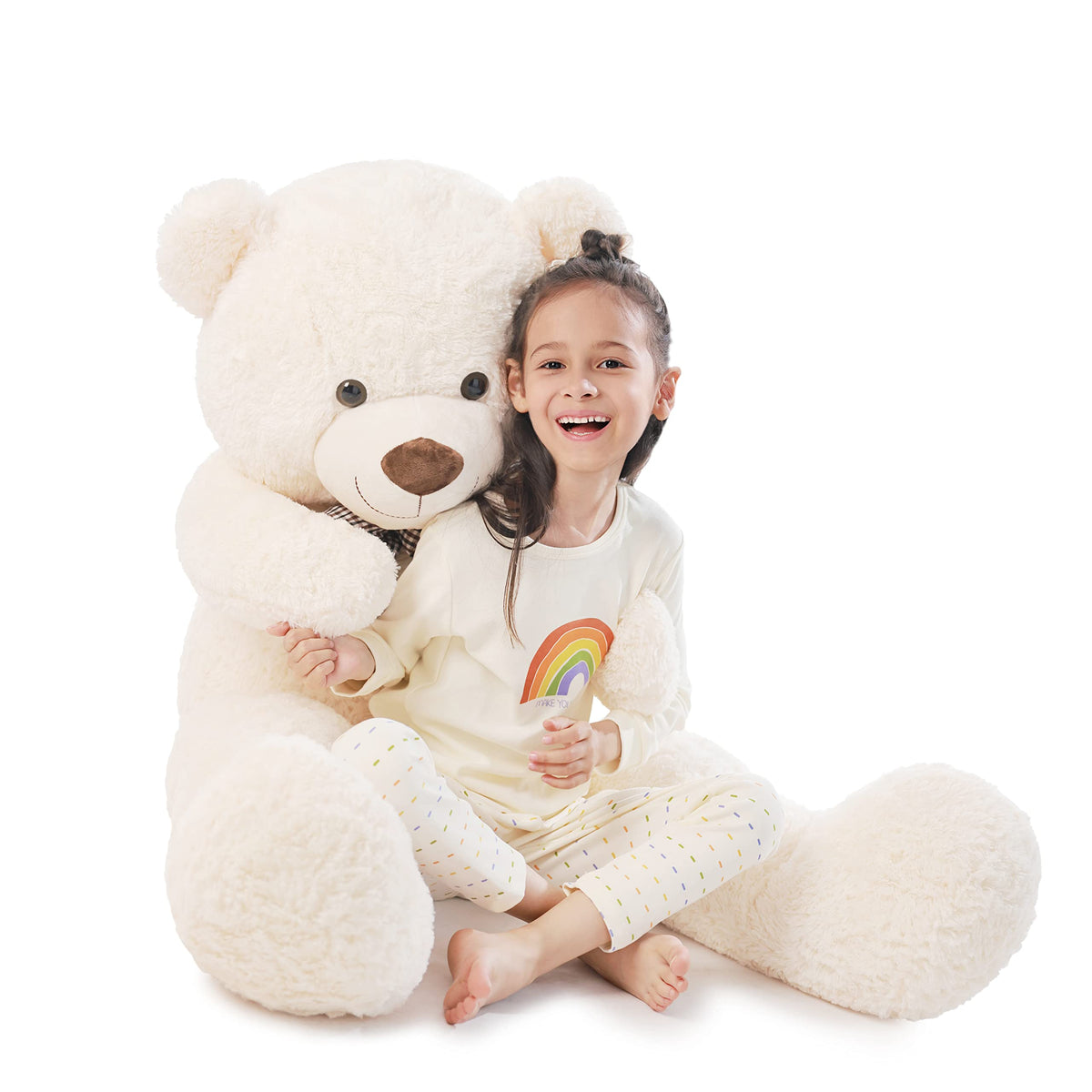 Close-up of soft fur on the Poutmac giant teddy bear