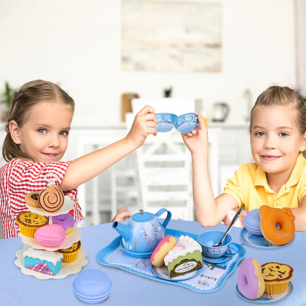 PRE-WORLD Tea Party Set carrying case keeps toys organized.