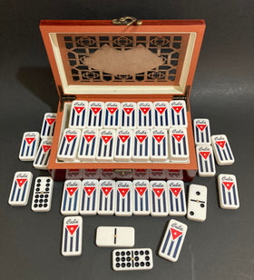 PRK 14 premium wooden storage box interior keeps pieces neatly organized.