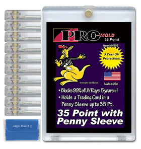 Pro-Mold 35pt magnetic card holder front view with gold magnet securing sleeved cards.