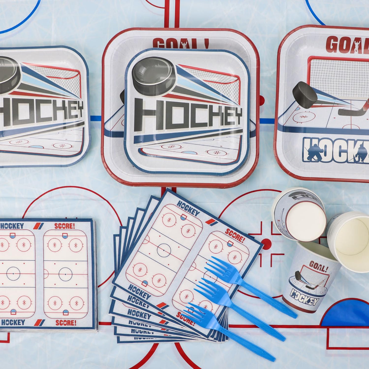 PTECDROTS hockey dessert plates add festive flair to treats and snacks.