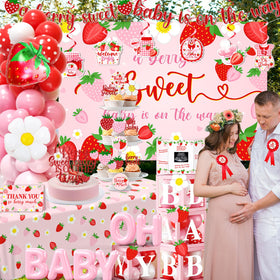 Pugipien berry-sweet-cake-topper adds a festive dessert focal