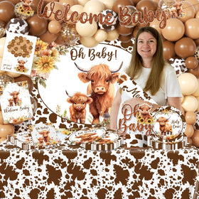 Pugipien Highland Cow Plates and Napkins elevate dinner with playful charm.