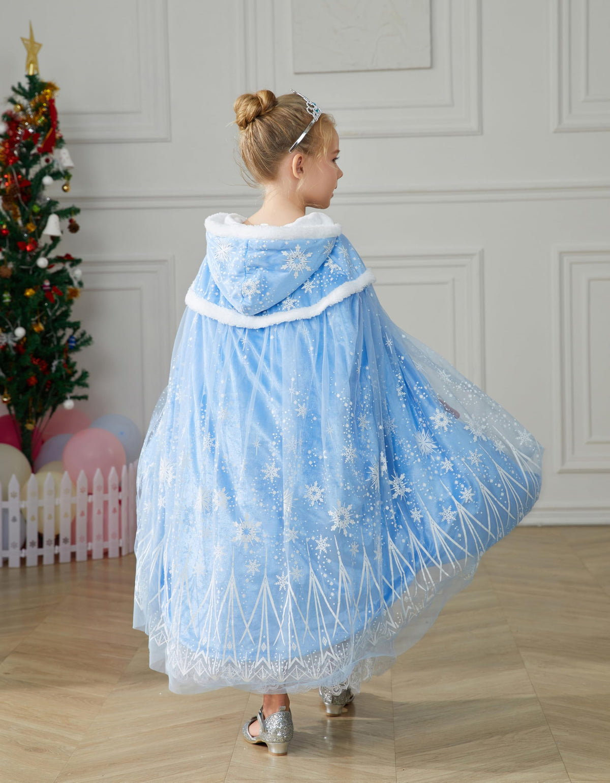 Purfeel Elsa cape; perfect for role-play, parties, and photos
