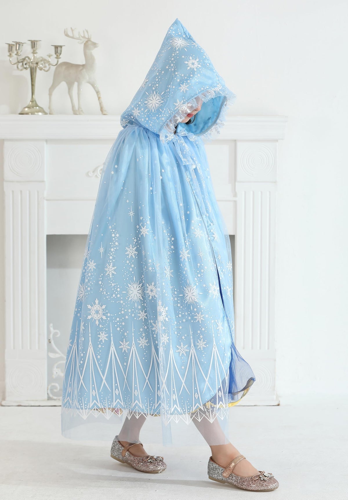 Purfeel gift-ready princess cape, a delightful surprise for young dreamers.