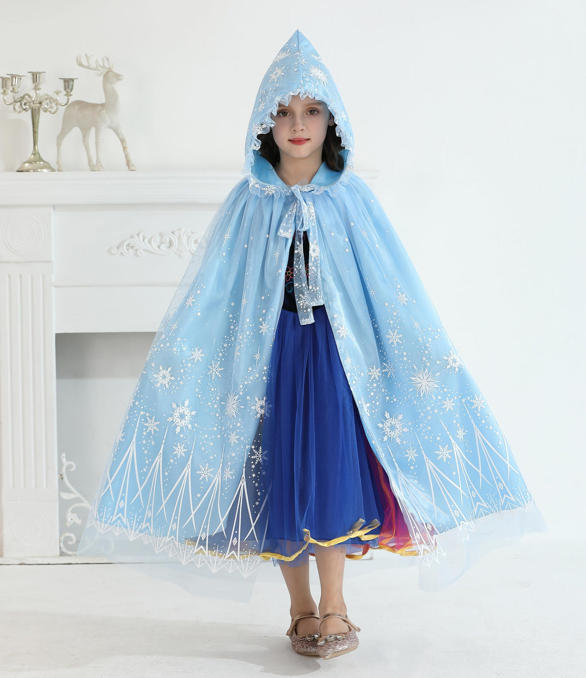 Purfeel soft, breathable fabric cape comfortable for long pretend-play sessions.