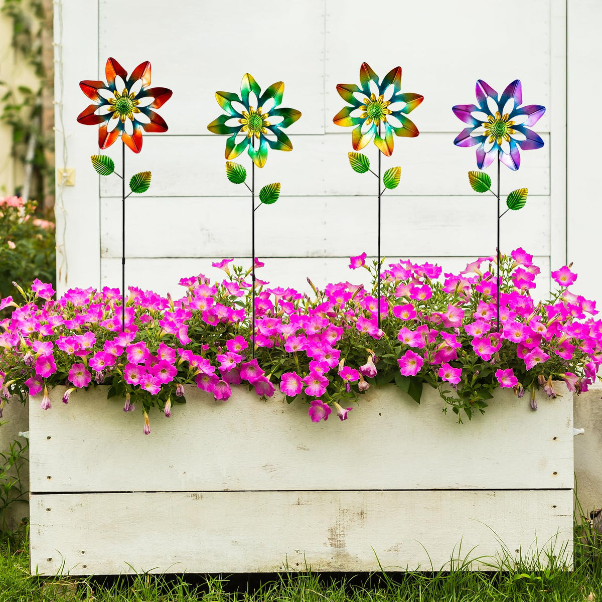 Qipade small windmill rotates with breeze for lively garden accents