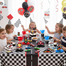 Qiyanpax honeycomb centerpieces give height and visual interest