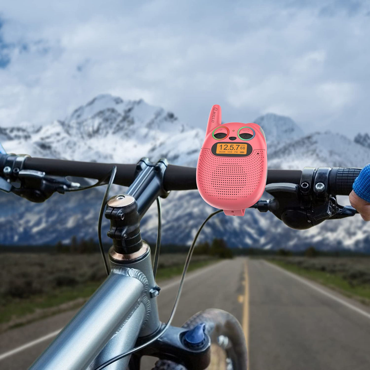 QNIGLO walkie talkies lightweight at 58 grams for easy handling