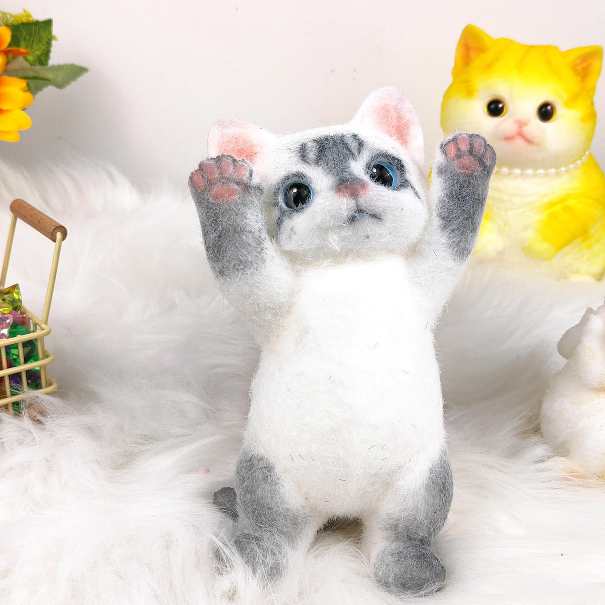 QOUXZ large kawaii cat squishy helps concentration during a hectic day.