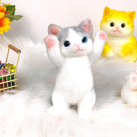 QOUXZ Kawaii cat squishy calms senses for both kids and adults.