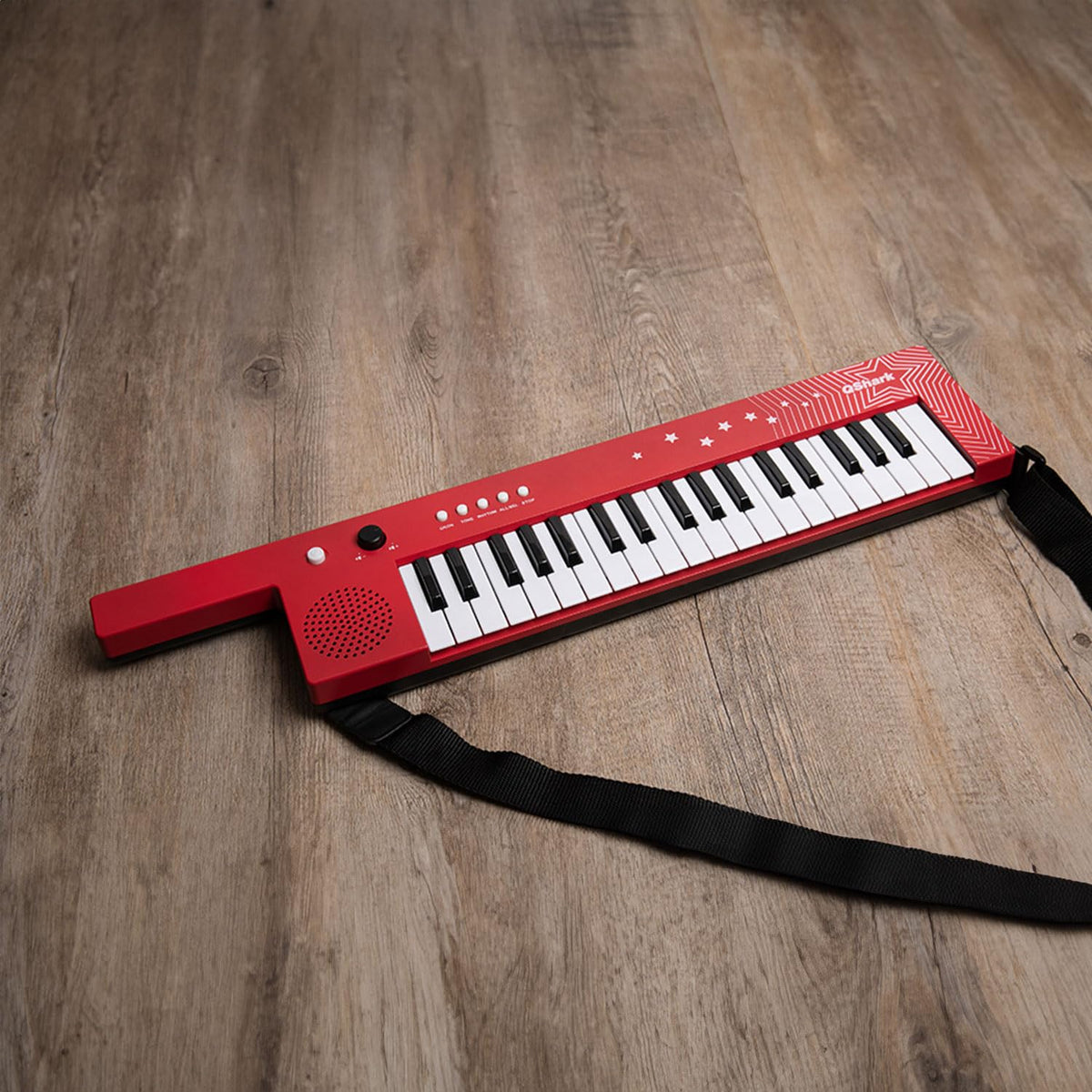 Lightweight 1.75 lb design with carry strap.